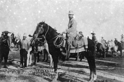 Madero monta a caballo después de la derrota de Casas Grandes