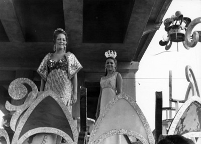 Reinas de Belleza, Carro Alegórico Durante Carnaval