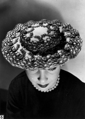 Modelo luce combrero con detalles bordador, retrato