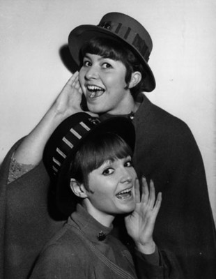 Mujeres con sombrero, retrato