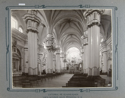 Nave principal, vista hacia el altar mayor