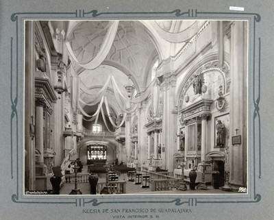 Nave principal, vista hacia el coro
