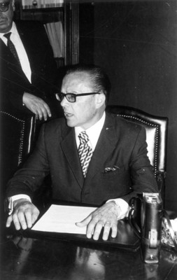 Emilio O. Rabasa, Secretario de Relaciones Exteriores, durante conferencia de prensa, retrato