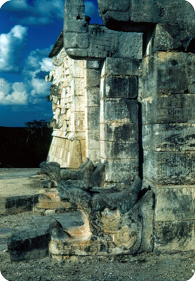 Templo de los Guerreros, detalle de las columnas