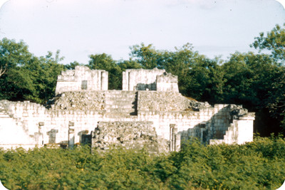 Arquitectura monumental prehispánica, ruinas