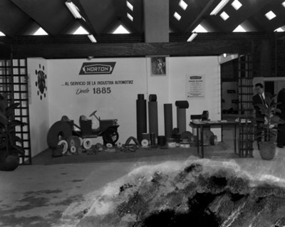 Exhibición de piezas "Norton" en planta Nissan Mexicana