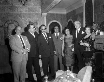 Ejecutivos y mujeres, retratos de grupo