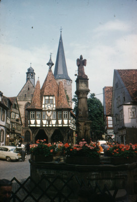 Fuente al exterior del Ayuntamiento de Michelstadt