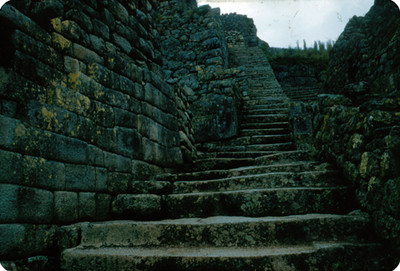 Escaleras en la zona arqueologica de