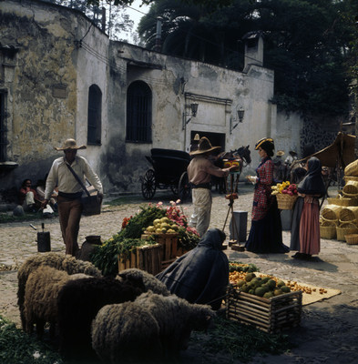 Actriz junto a vendedor. Escena