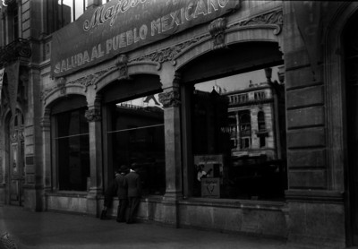 Tienda de muebles Majestic, ubicada en la avenida Juárez, fachada