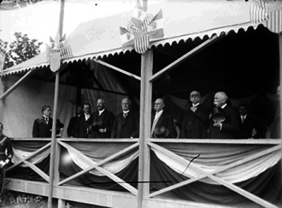 Porfirio Díaz, José Ives Limantour, Olegario Molina y otros, presiden ceremonia en Chapultepec
