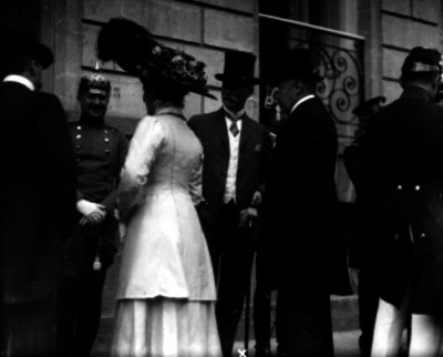 Karl Buenz y personal de la embajada alemana durante las fiestas del Centenario