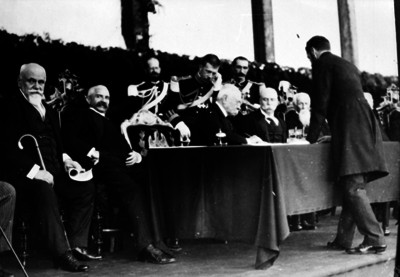 Porfirio Díaz firma el acta de colocación de la primera piedra del Palacio Legislativo