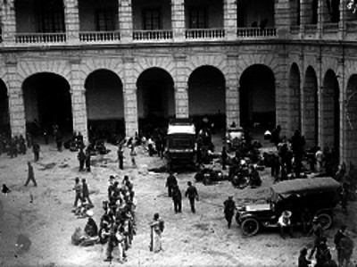 Patios de Palacio Nacional después de la aprehensión del presidente y vicepresidente de la República