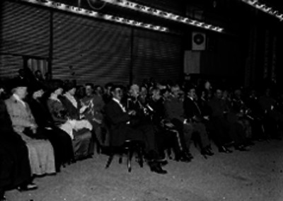 Aureliano Blanquet y otras personas durante ceremonia