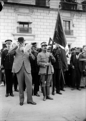 Venustiano Carranza se dirige a los miembros de la Armada Nacional al entregarles la Bandera Nacional