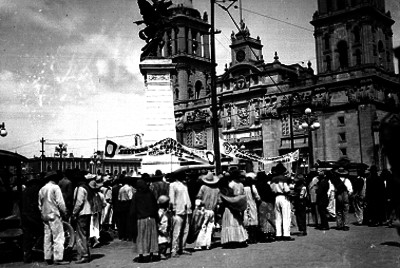 Manifestación callista detenida en la Plaza de Armas por las porras cooperatistas