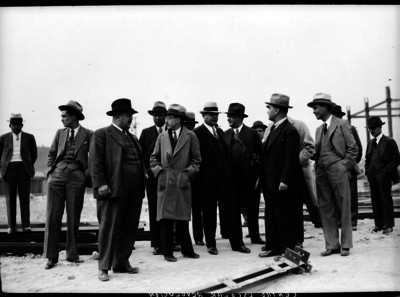 Abelardo L. Rodríguez y funcionarios en una visita a las obras del Centro Escolar Revolución