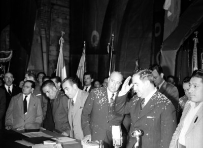 Manuel Ávila Camacho y Luis N. Morones en la inauguración de la Convención de la C.R.O.M.