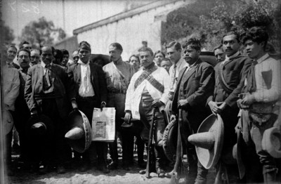 Felipe Ángeles reunido con zapatistas, retrato de grupo