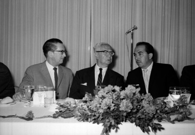 Pascual Ortiz Rubio durante un banquete con funcionarios