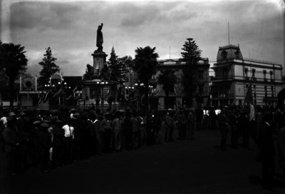 Homenaje frente al monumento a Cristóbal Colón en Av. Reforma