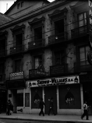 Tienda de pinturas de la "Cía. Sherwin-Williams, S.A.", fachada