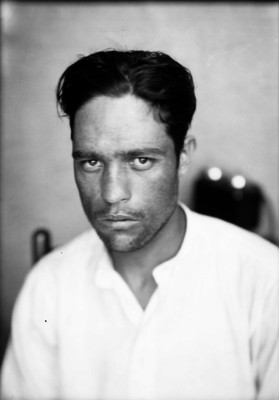 Hombre detenido, retrato
