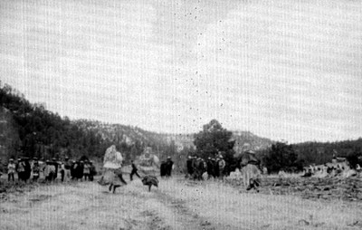 Mujeres tarahumaras durante una carrera