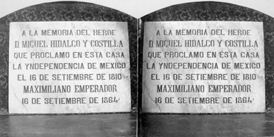Placa con leyenda a la memoria de Miguel Hidalgo y Costilla, estereoscópica