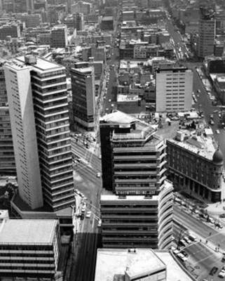 Edificios en una avenida de la ciudad de México, vista aérea