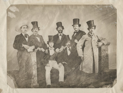 Hombres, retrato de gurpo