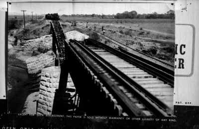 Puente ferroviario, dinamitado