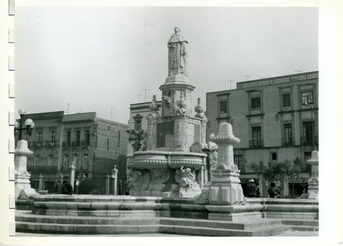 Fuente dedicada a Fray Bartolomé de las Casas