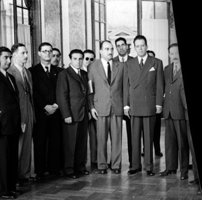 Víctor Fernández Manero y funcionarios, retrato de grupo