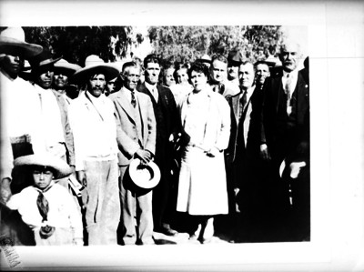 Manuel Pérez Treviño y trabajadores, retrato de grupo