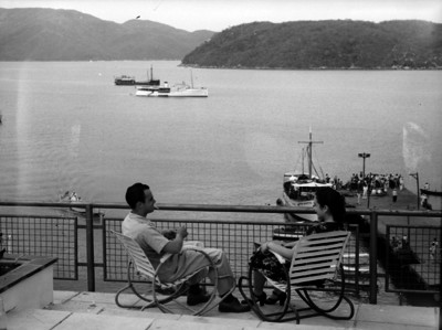 Turistas en una terraza en Acapulco