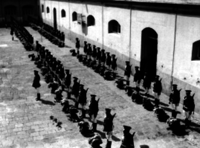 Cuartel de la Montada, en "Peredo"