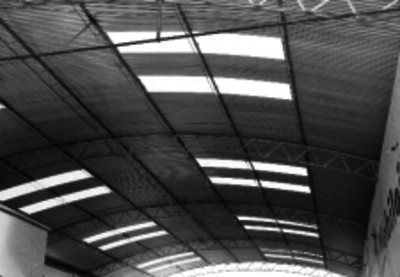 Estructura y techo de un taller mecánico