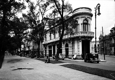 Edificio de la Asociación Mexicana Automovilística, en Paseo de la Reforma