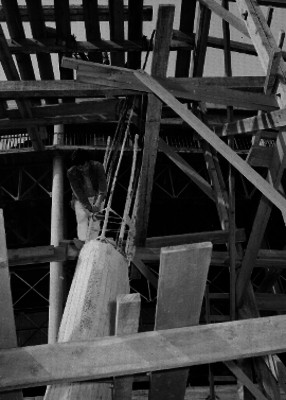 Albañil trabajando en la construcción de la Plaza de Toros de Cuatro Caminos