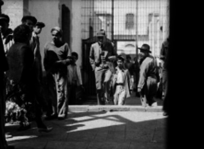 Presos con sus familiares, durante el día de visita en la penitenciaría del Distrito Federal