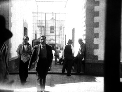 Presos saliendo de una crujía de la Penitenciaría del D.F.