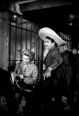 Irma Dorantes y Manuel Capetillo en la filmación de una película