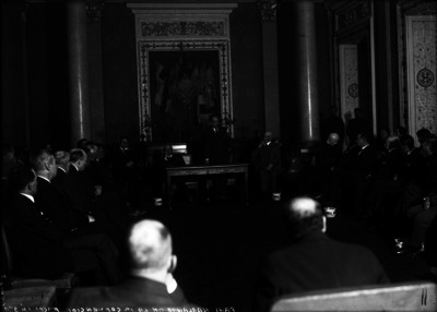 Alberto J. "Pani", Ministro de Hacienda, "durante la inauguración de la Primera Convención Fiscal"