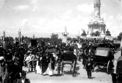Inauguración del monumento a la Independencia
