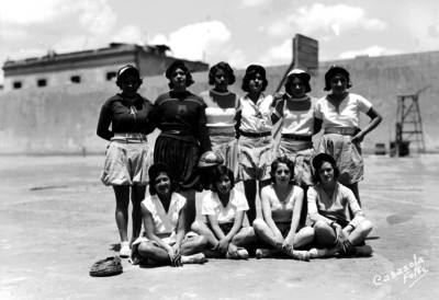 Equipo femenil de beisbol, retrato de grupo