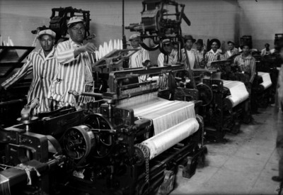 Presos trabajan en el taller textil de la penitenciaria del D.F.