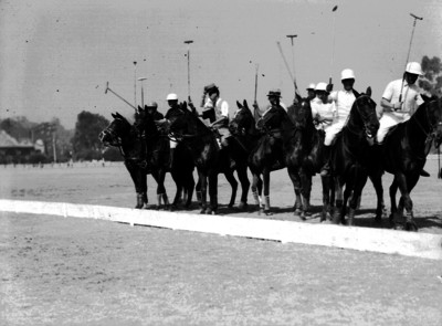 Equipos de Polo a caballo antes del partido